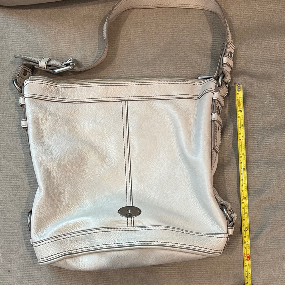 Fossil Cream Shoulder Bag with Textured Leather and Slouchy Design